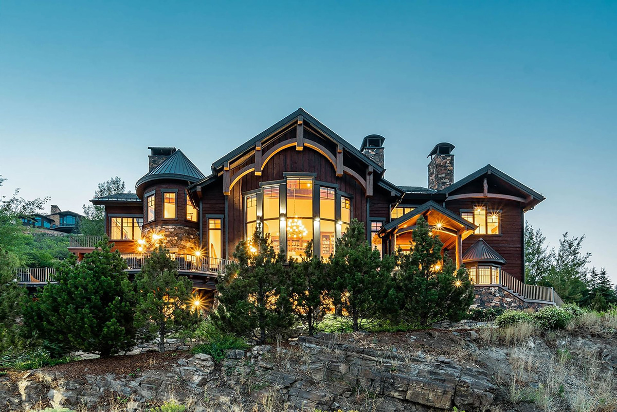 Luxury Homes by Stein Collection Listing | Photo Gallery | 3 - This spacious 10,000+ sq ft home in Deer Crest offers breathtaking views of the lake and mountains and provides an ideal setting for an incredible Wasatch Back retreat. With ski-in/ski-out access right outside your door and located in the gated Deer Crest community, it offers privacy while still being close to Park City.