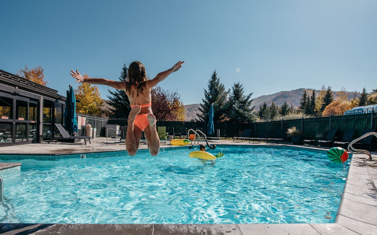 Park City Peaks Hotel | Photo Gallery | 22 - Outdoor Pool