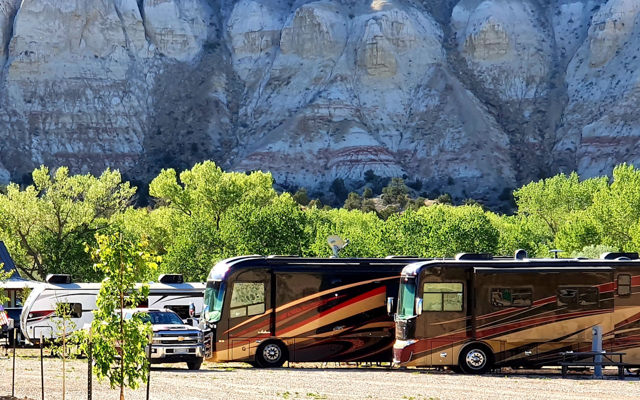Bryce Valley Ranch RV and Horse Park | Photo Gallery | 0 - Pull through