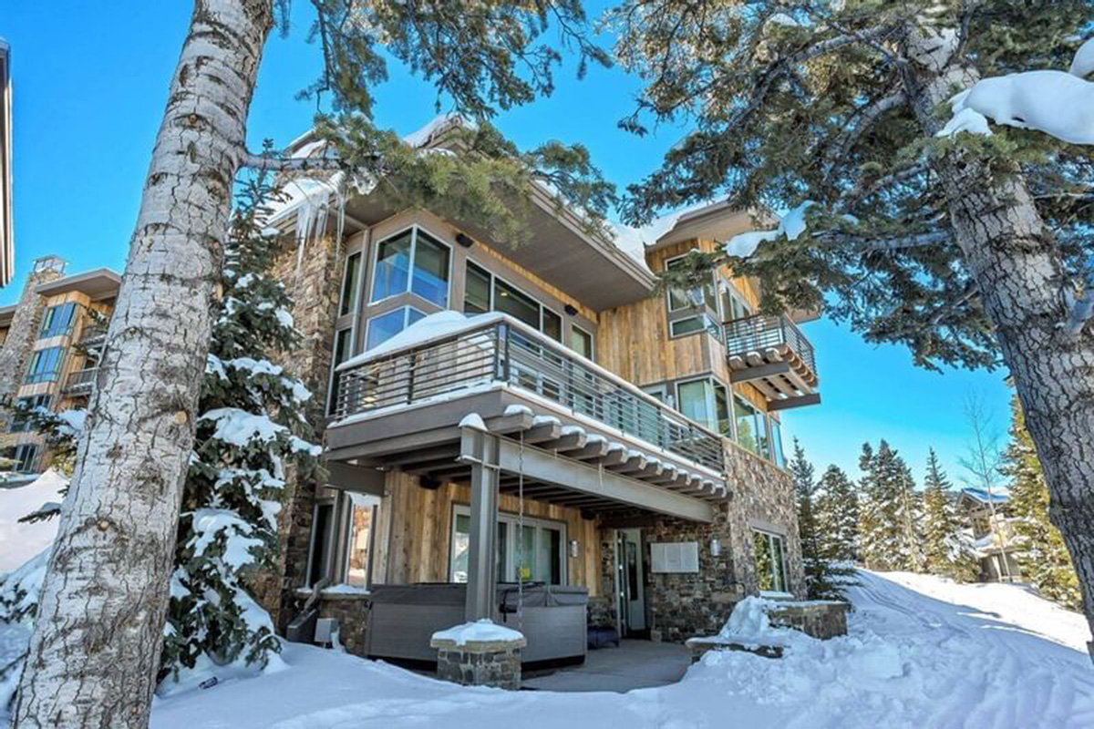 Luxury Homes by Stein Collection Listing | Photo Gallery | 0 - Ski-in/ski-out 6-bedroom home at Stein Eriksen Residences features mountain views, a wood-burning fireplace, modern kitchen, and dining for 10. Upper level has a master bedroom, two more bedrooms, and the lower level offers a second living area, ski locker, laundry, and hot tub deck. Full hotel services and amenities included.