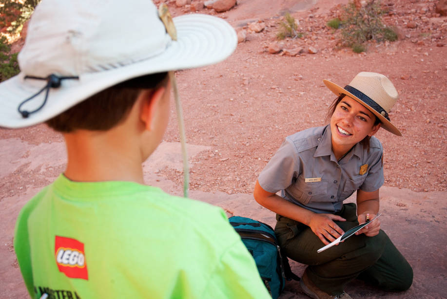 Naturalist Kid Scavenger Hunt in Arches National Park
