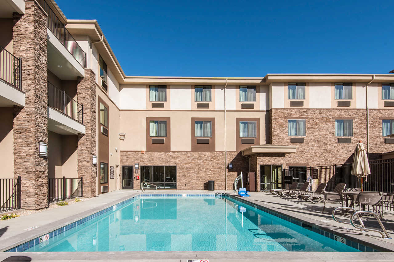 Sleep Inn & Suites Moab near Arches National Park | Photo Gallery | 0 - Outdoor Pool & Hot Tub Seasonal Outdoor Pool