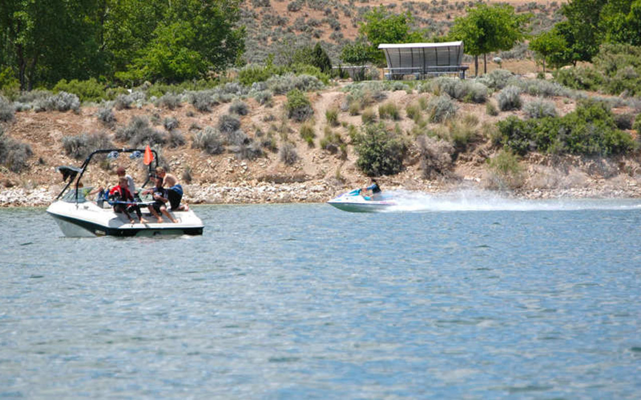 ATV Country Region | Photo Gallery | 0 - Boat and jet ski on Yuba Reservoir
