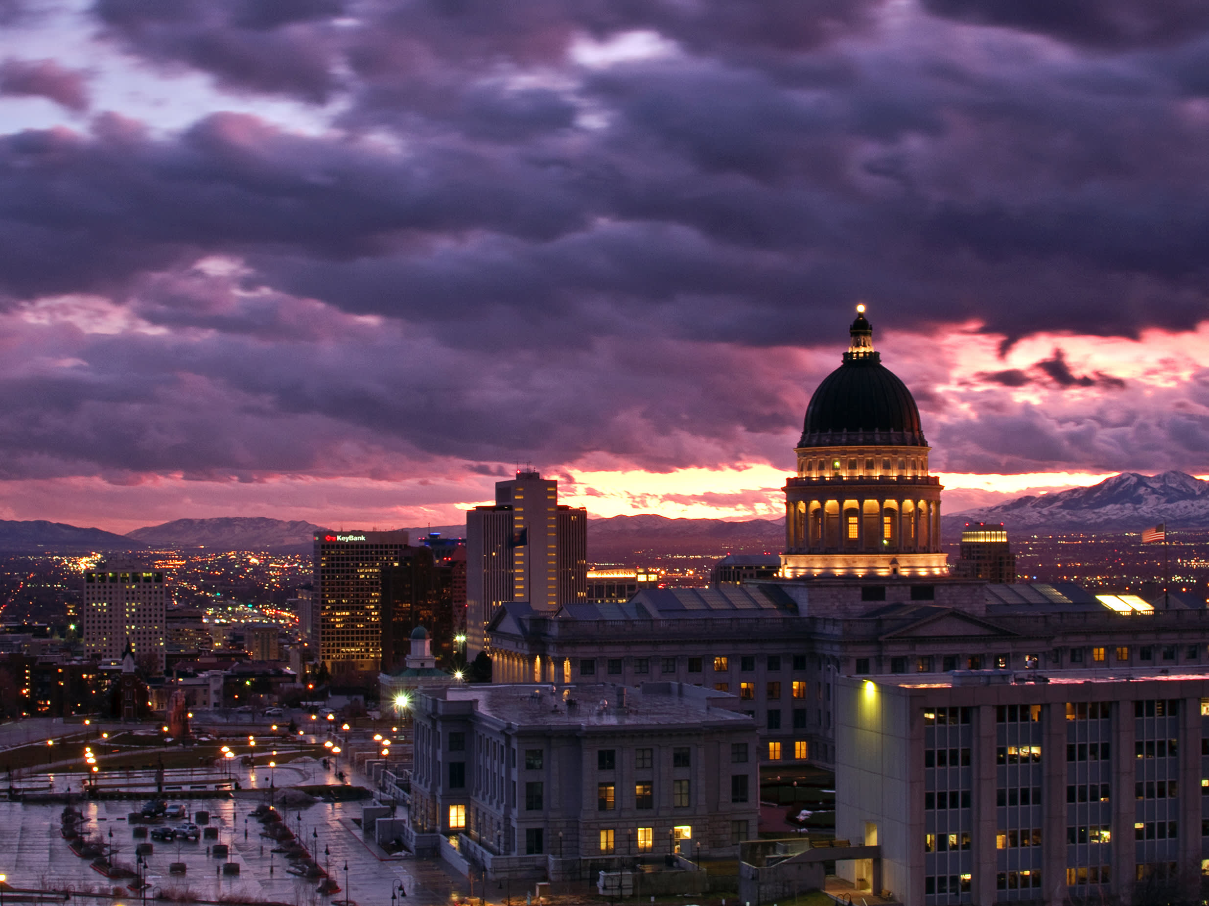 main vacay capitol AdobeStock 432034673 copy