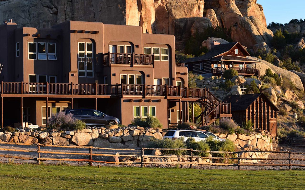 Welcome to Slot Canyons Inn!