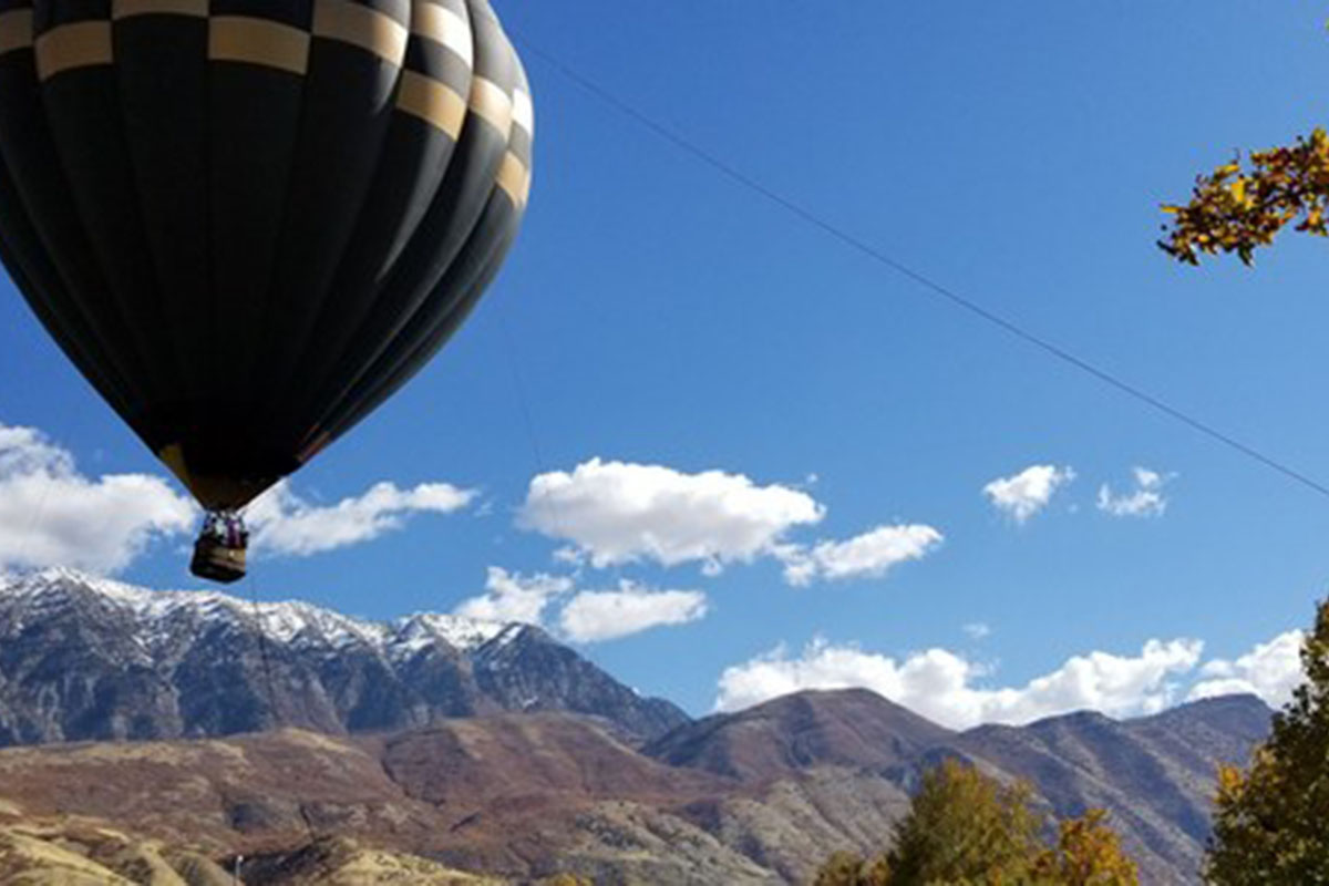 Amazing 1 hour sunrise shared hot air balloon flights.