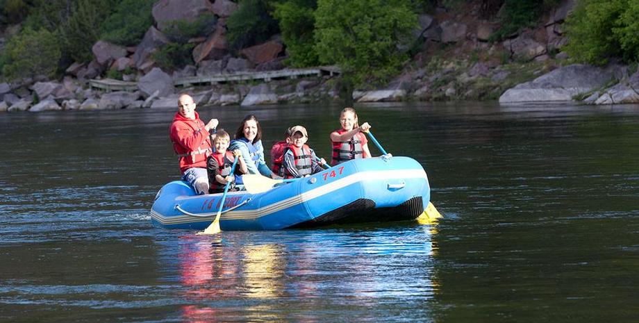 Flaming Gorge Resort | Photo Gallery | 1 - Raft Rentals