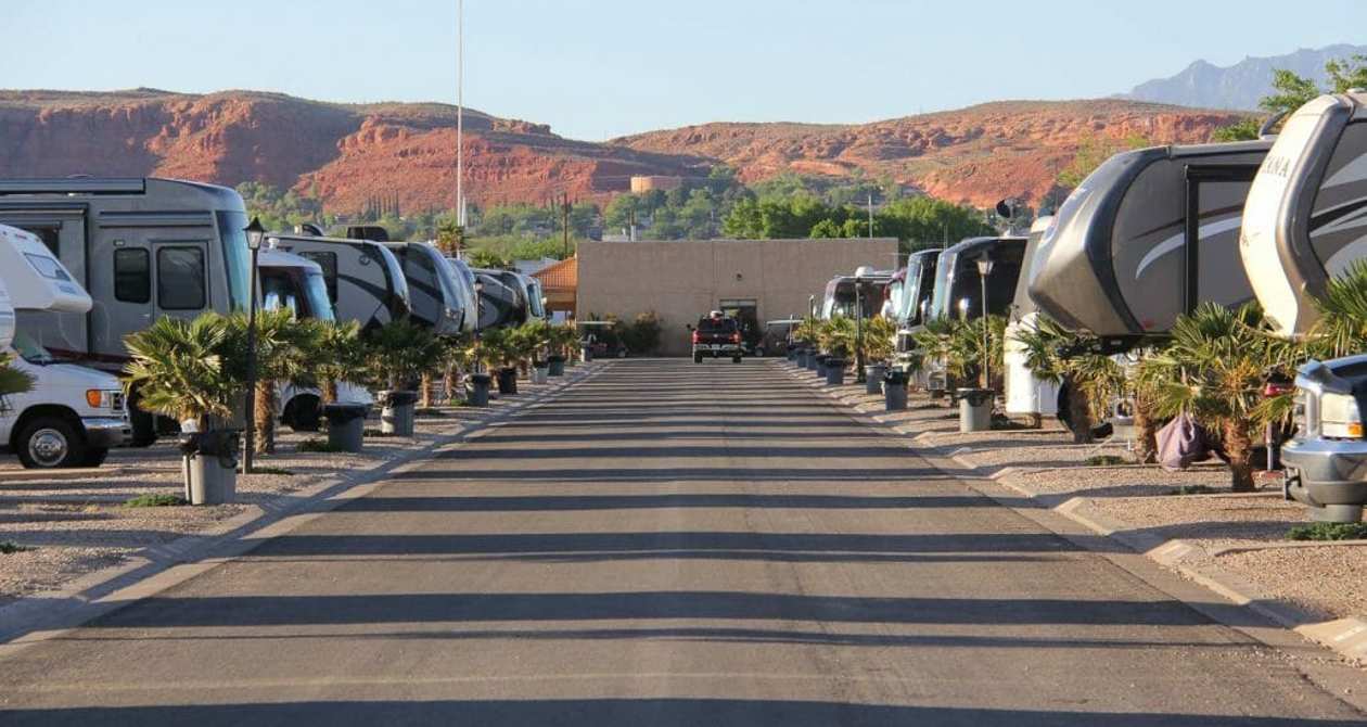 Temple View RV Park | Photo Gallery | 1 - RV Park Amenities We offer desirable amenities, including a swimming pool, Jacuzzi, exercise room, lounge, Internet connection, and much more!