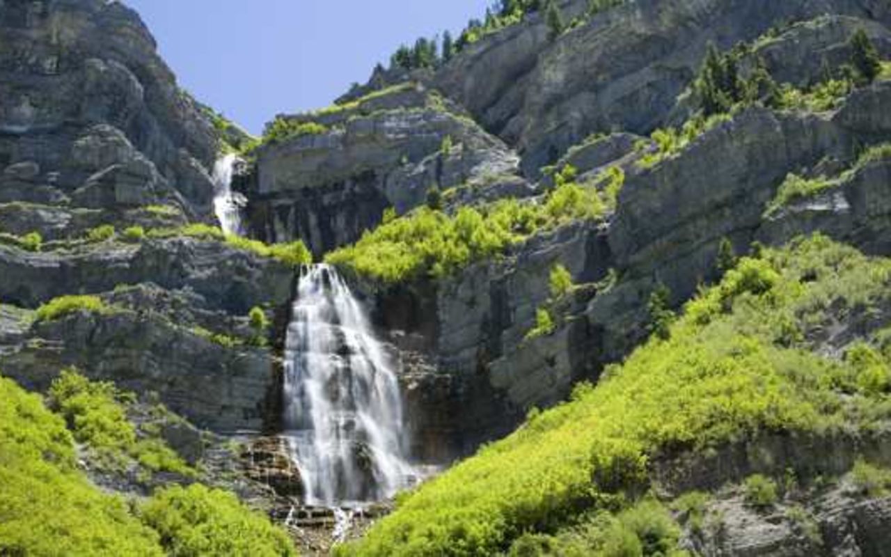 Utah Mountains | Photo Gallery | 1 - Utah Mountains Waterfall