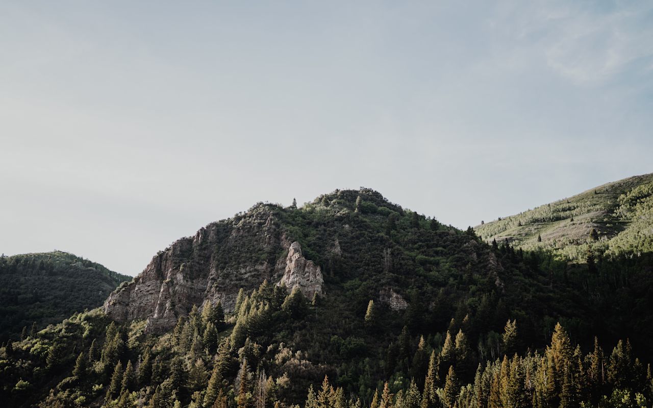 Big Cottonwood Canyon | Photo Gallery | 0 - Big Cottonwood Canyon Photo credit: Jj Mendez via unsplash.com