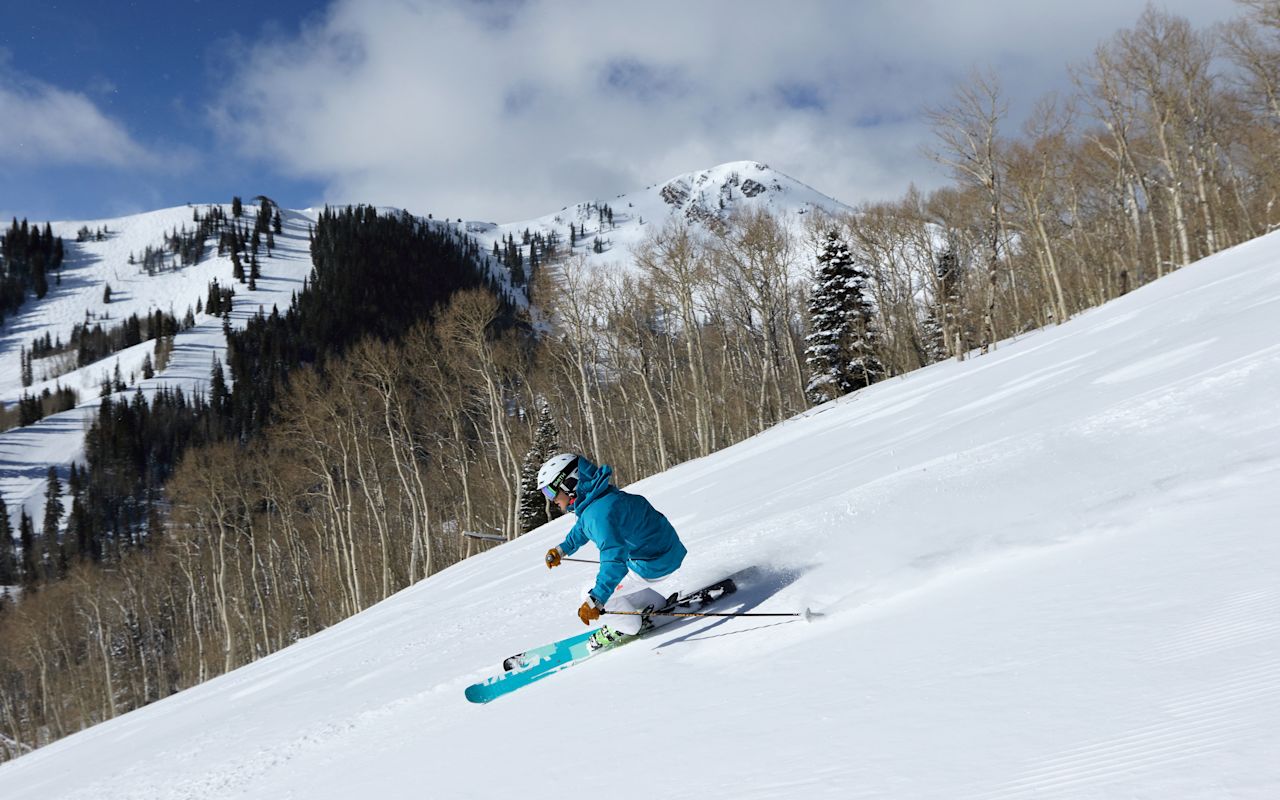 Park City Ski Resort | Photo Gallery | 0 - Park City Skiing Utah is known for its powdery snow and for being a snowy paradise for skiers, snowboarders, and other types of snow-lovers. Park City is one of Utah's favorite places with so many resorts to choose from. There's a good reason several 2002 Winter Olympic events were held here.