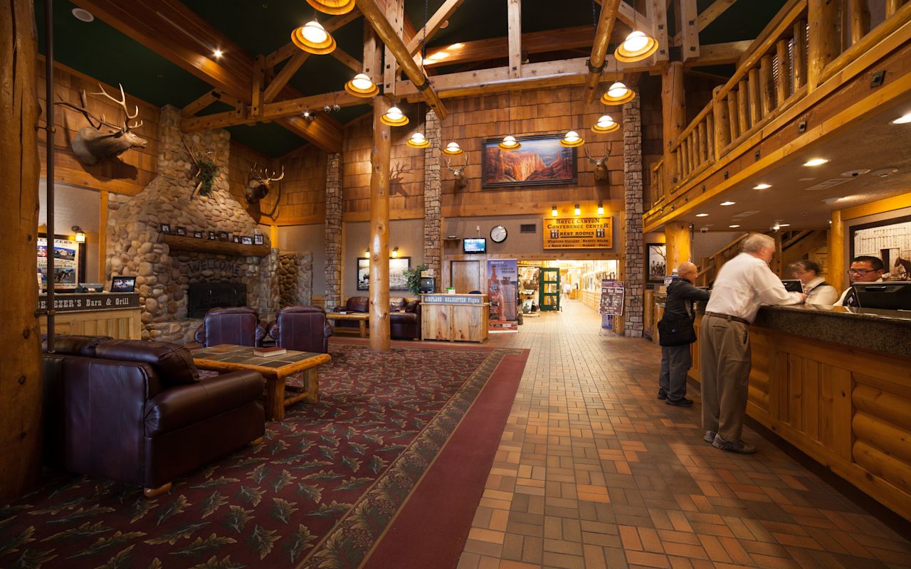 Best Western Plus Ruby's Inn | Photo Gallery | 1 - A helpful staff member will available to check you in.