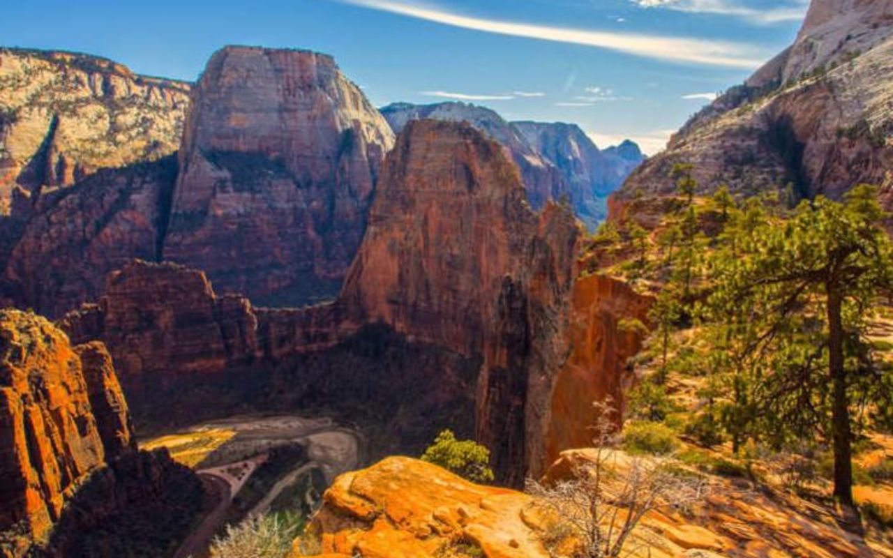 Zion 3-Day Itinerary | Photo Gallery | 1 - View of Angels Landing Utah