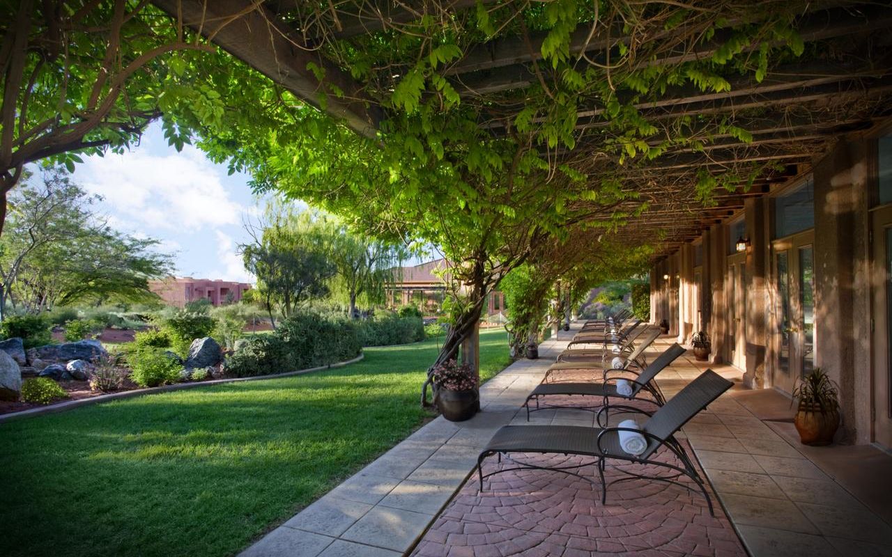 A Couples Retreat on the Rocks | Photo Gallery | 0 - Spa Resort Chairs