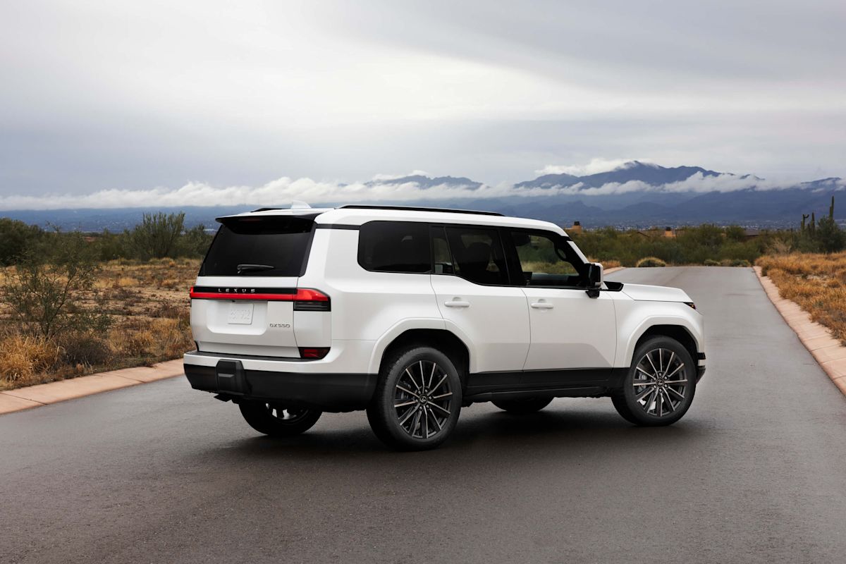 2024 Lexus GX Luxury EminentWhitePearl 32