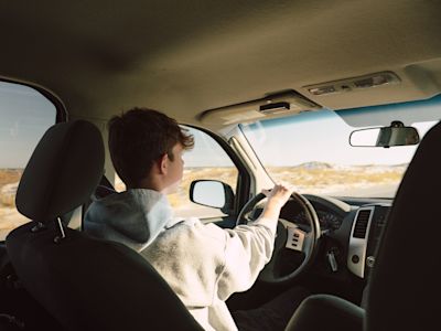 Emergency car kit supplies every teenage driver needs