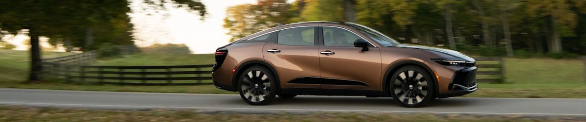 2023 Toyota Crown Platinum test drive review 