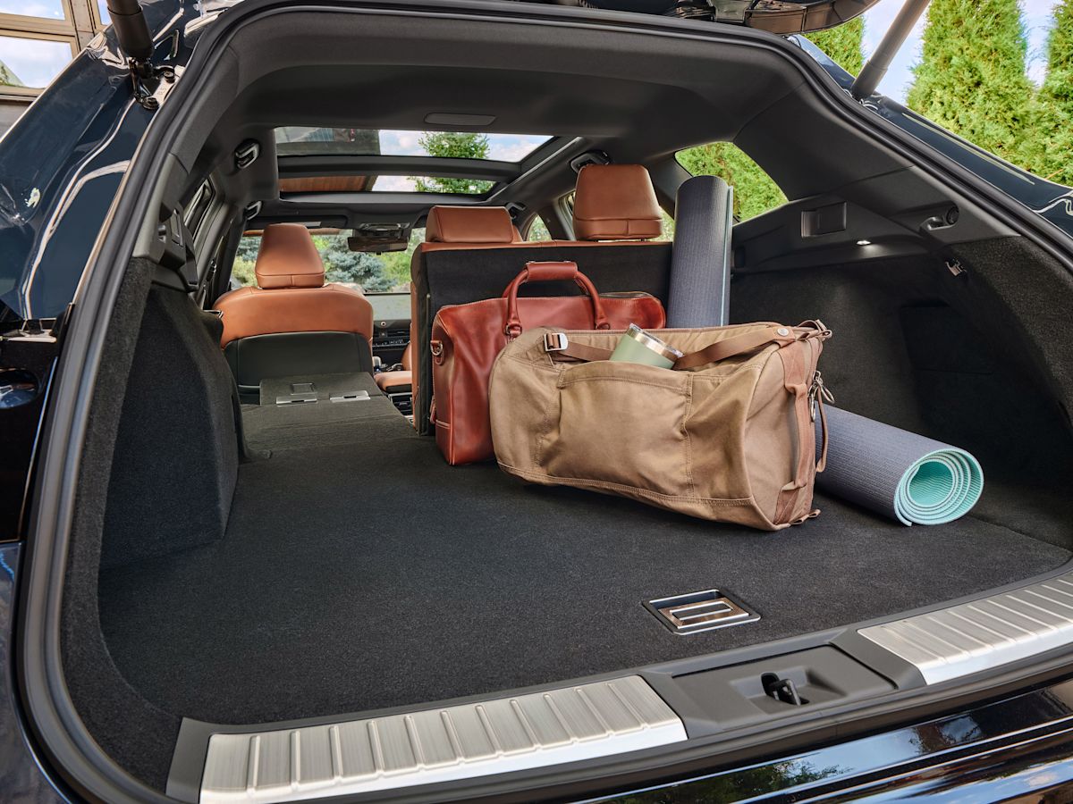 2025 Toyota Crown Signia 0010-1-min