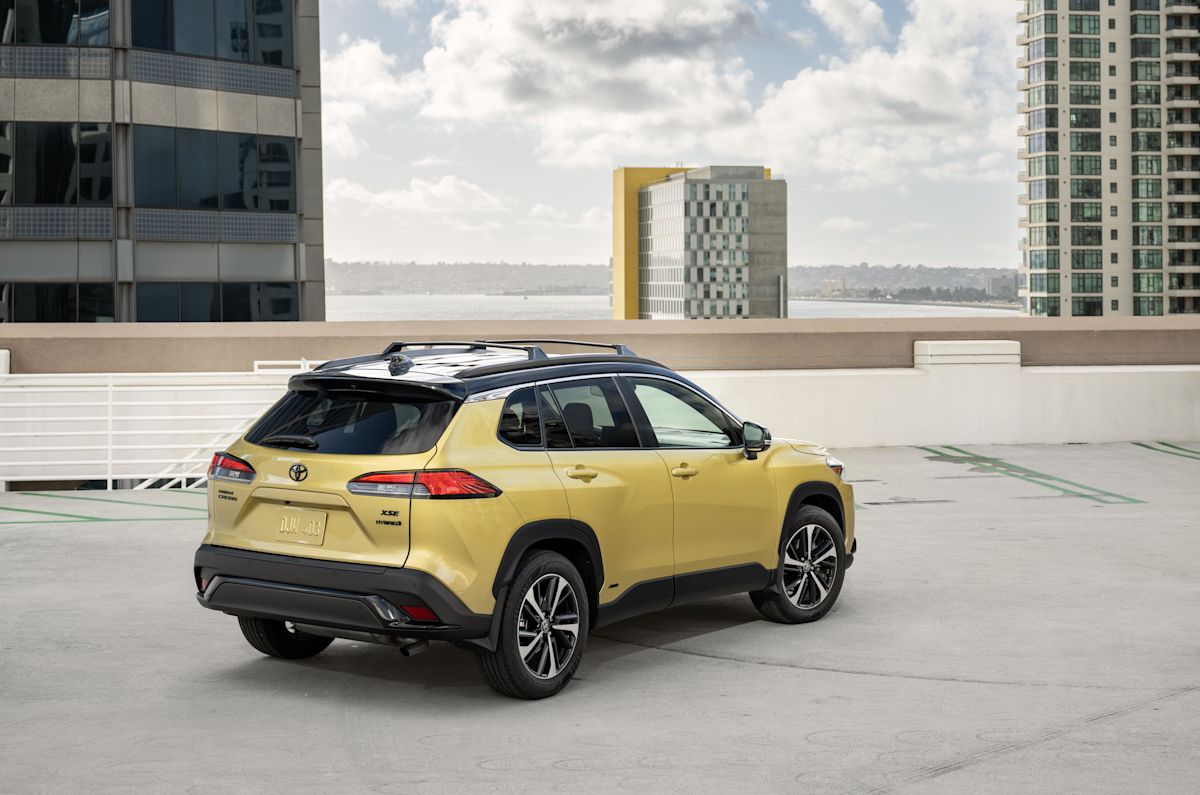 2023 Toyota Corolla Cross Hybrid XSE test drive review