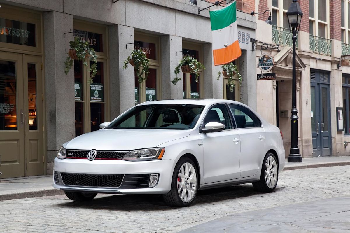 5 Best Sedans Under $10,000