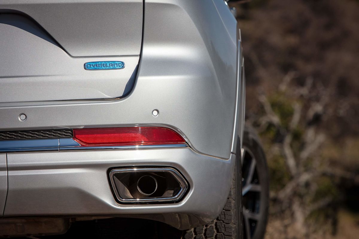 2022 Jeep Grand Cherokee Overland 4xe test drive review