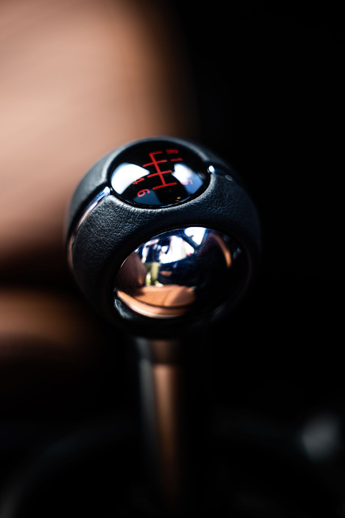 Mini manual driving school makes you fall in love with stick shift