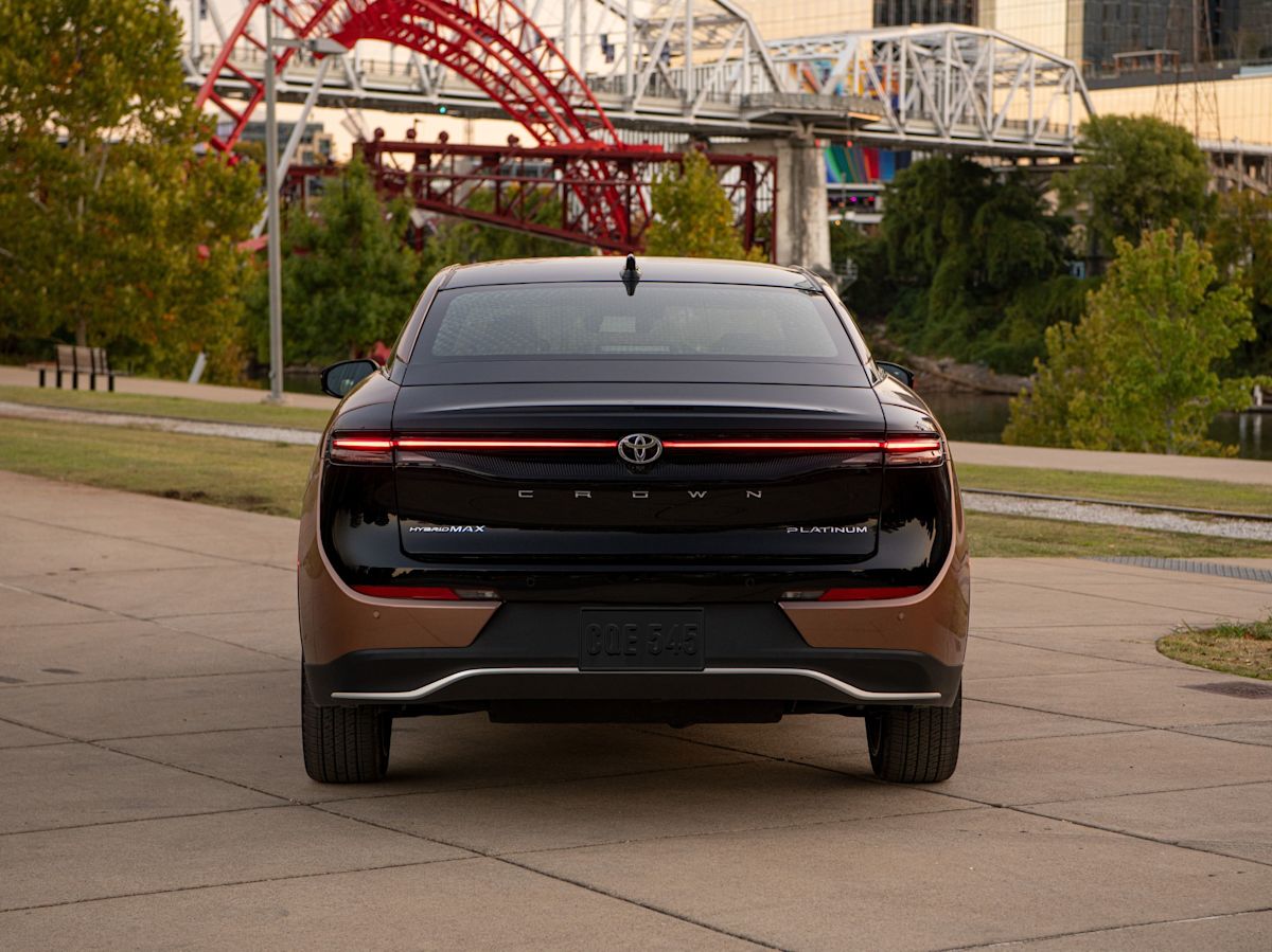 2023 Toyota Crown Platinum test drive review