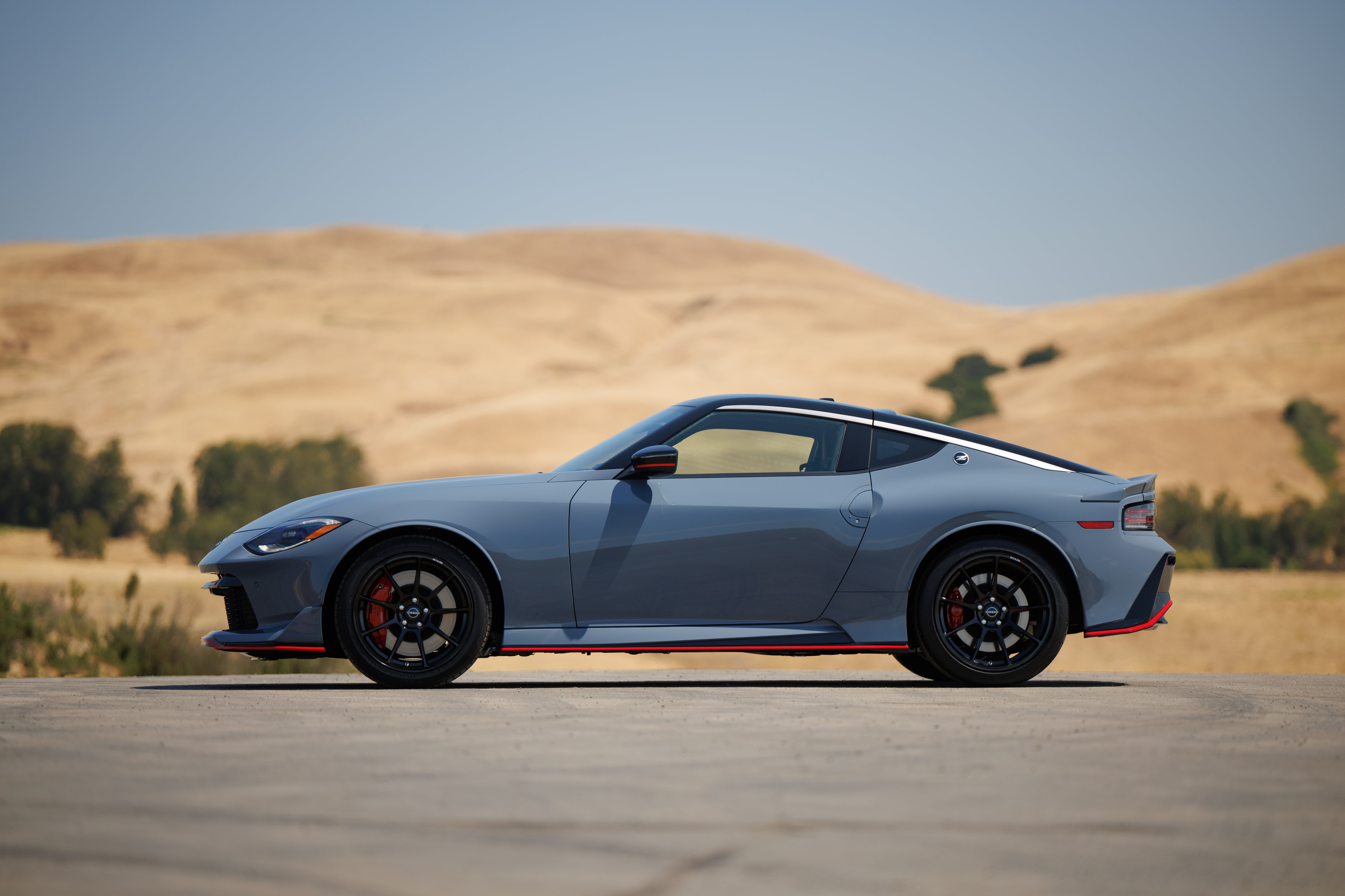 スパーク限定品 Nissan Z NISMO No230 Test Model 2024 Nissan Z NISMO Road Test and Review | Autoweb
