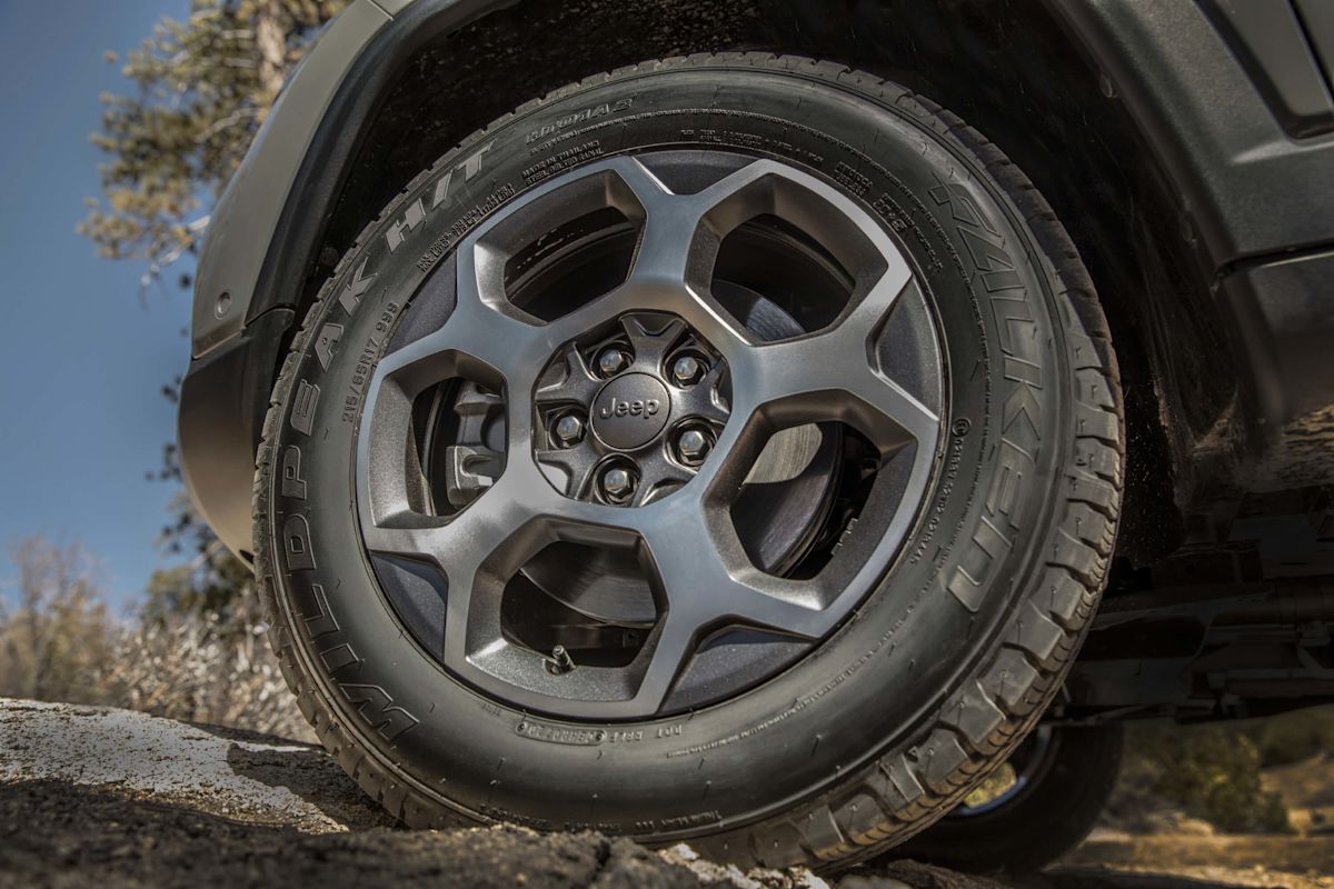 2023 Jeep Compass Trailhawk test drive review