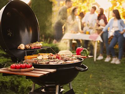 Try these affordable ideas to prep for a crowd-pleasing Memorial Day BBQ