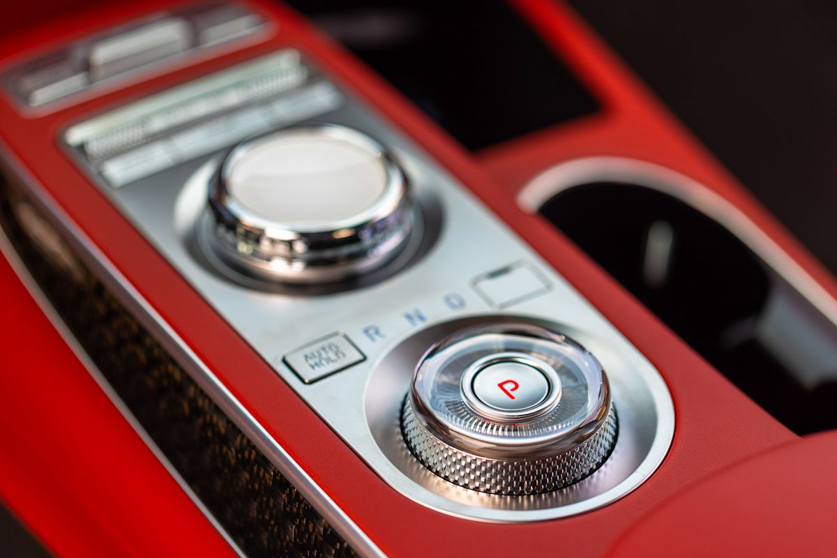 the gears of a Genesis GV70