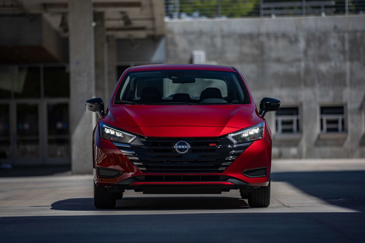 2023 Nissan Versa SR test drive review