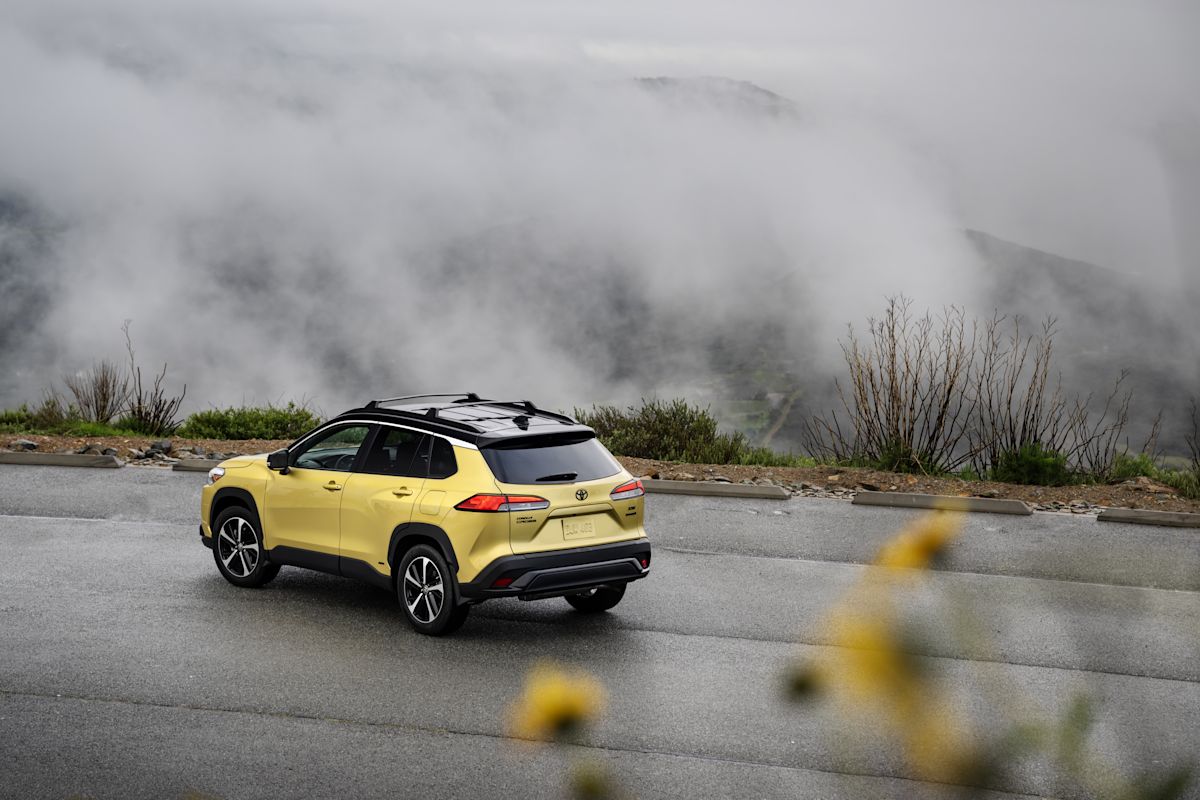 2023 Toyota Corolla Cross Hybrid XSE test drive review