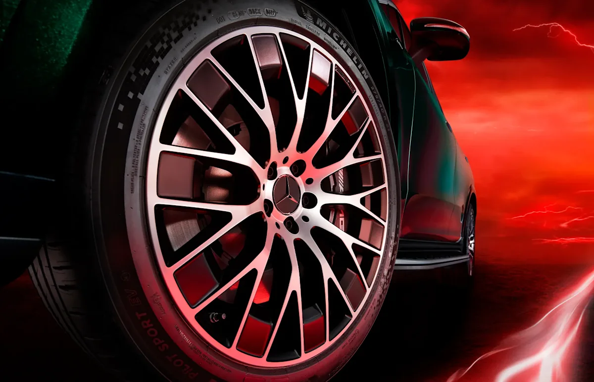 2024-AMG-EQE-SUV's wheels are sleek and iconic.