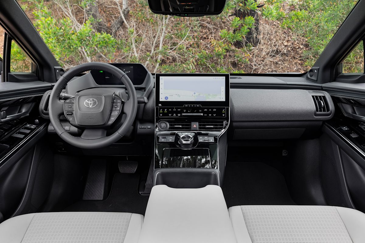 2024 bZ4X Limited AWD HeavyMetal 004-min