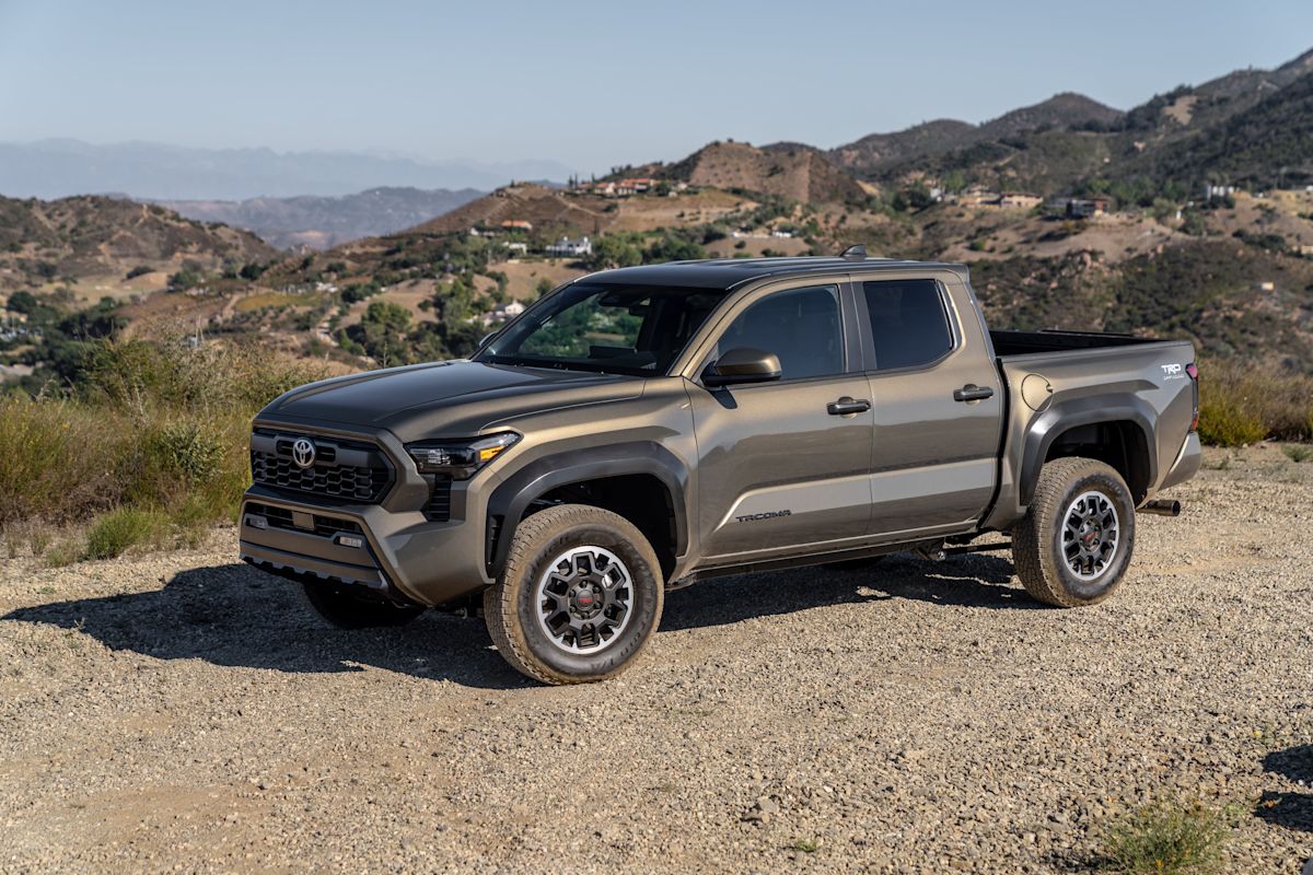 2024 Toyota Tacoma TRDOffRoad BronzeOxide 001-min