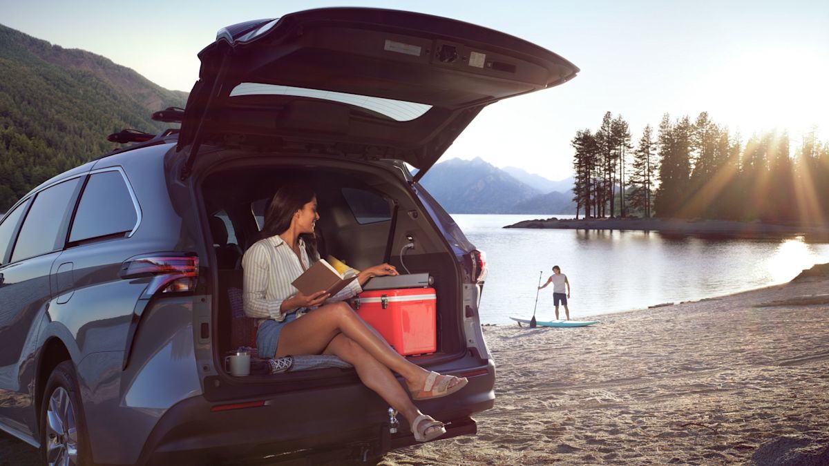 2023 Toyota Sienna Woodland Edition test drive review