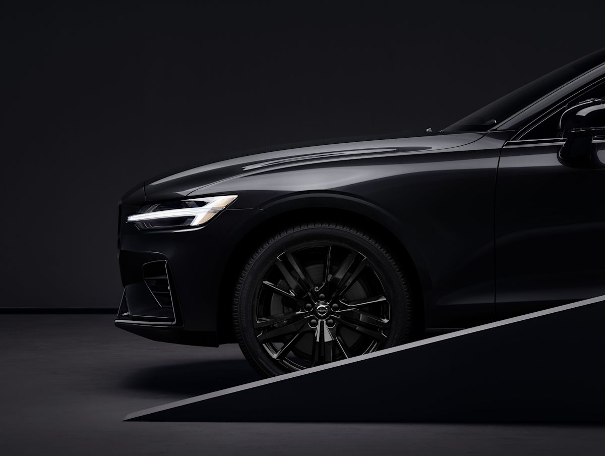 2023 Volvo S60 Recharge Ultimate Test Drive Review