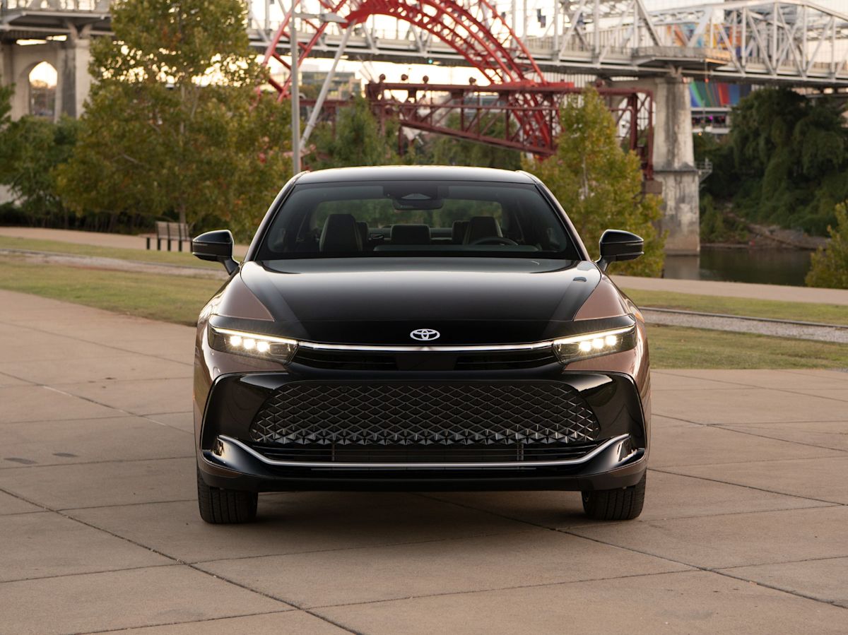 2023 Toyota Crown Platinum test drive review