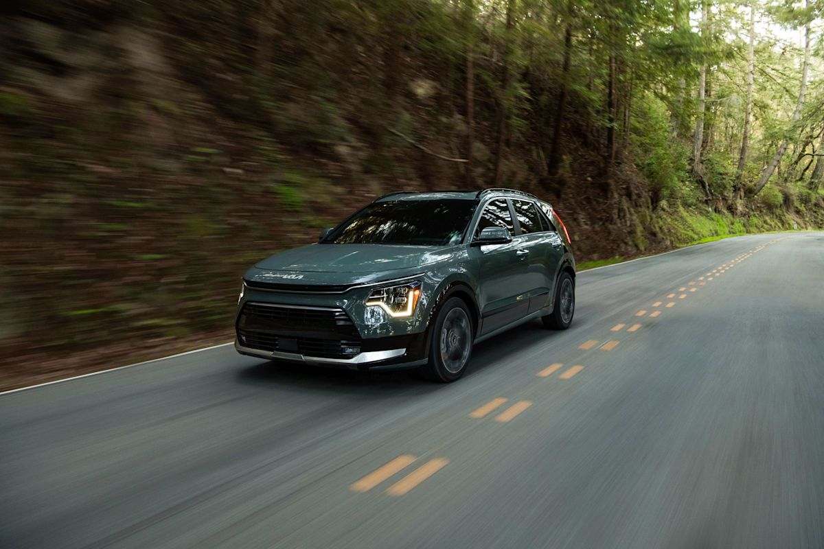 2023 Kia Niro SX Touring test drive review