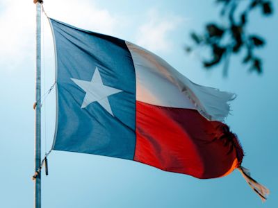 How much does it cost to transfer a car title in Texas?