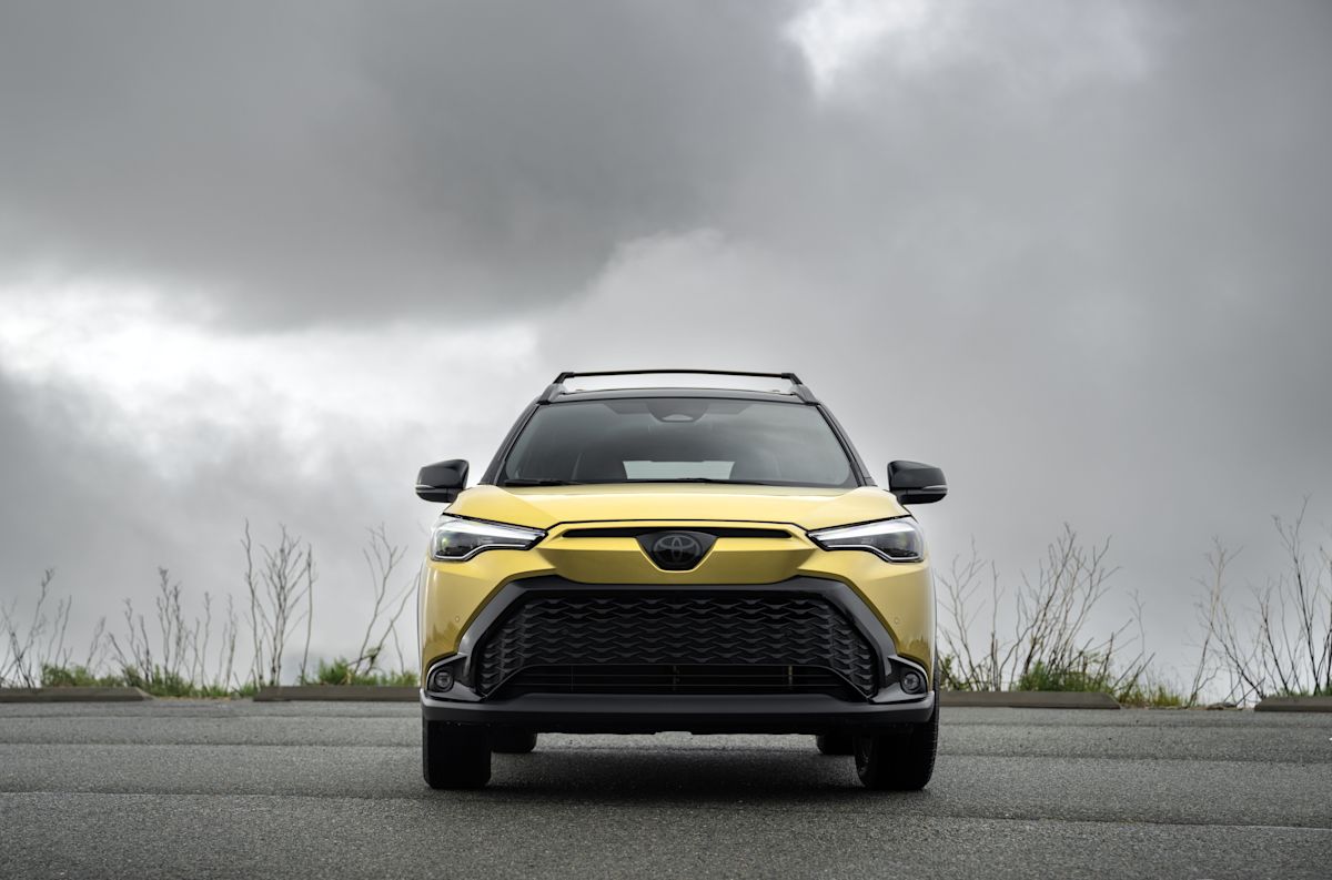 2023 Toyota Corolla Cross Hybrid XSE test drive review