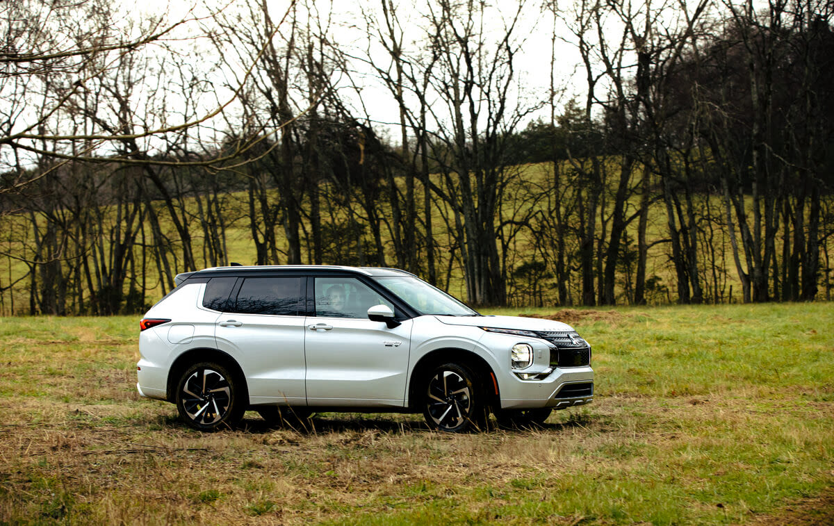 2023 Mitsubishi Outlander PHEV SEL S-AWC test drive review