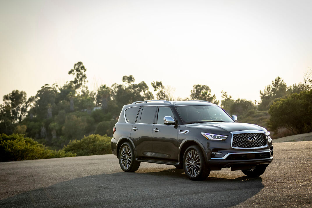 2022 infiniti qx80 parked on a pavement