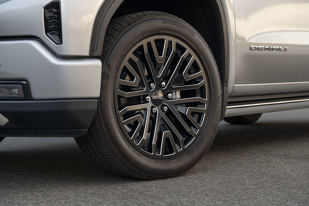 2022 GMC Sierra 1500 Denali Ultimate Test Drive Review