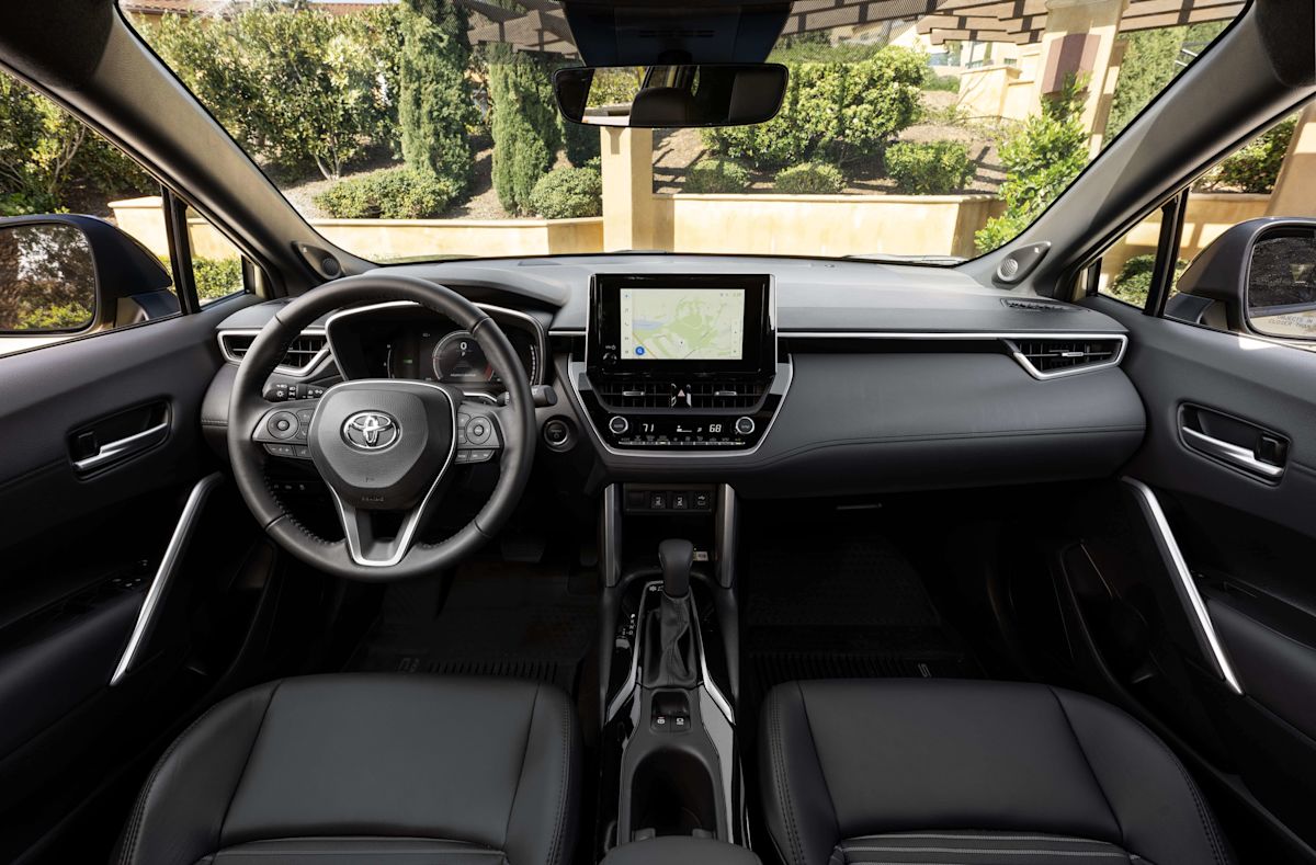2023 Toyota Corolla Cross Hybrid XSE test drive review