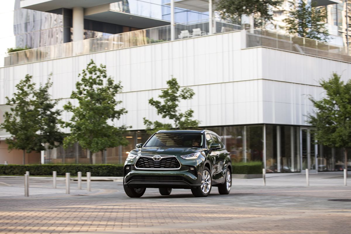 2023 Toyota Highlander Limited test drive review