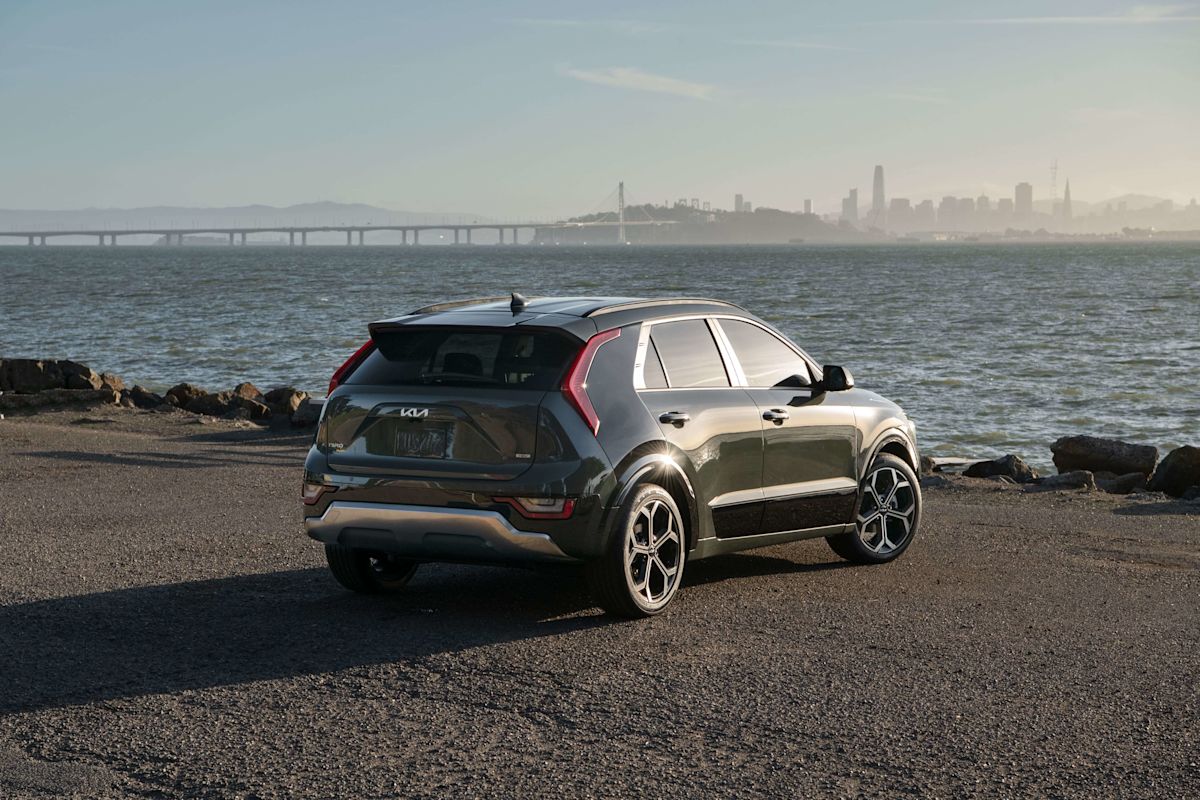 2023 Kia Niro SX Touring test drive review
